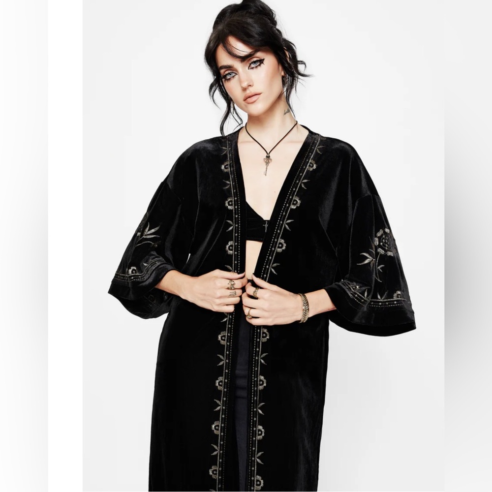 NWT Disturbia Kobra Velvet Snake Embroidered Longline Kimono size M - Picture 4 of 9